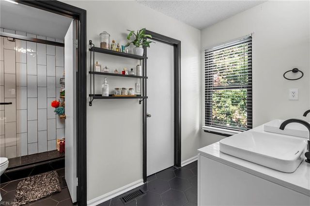 5352 Glenville CIR, Virginia Beach, VA 23464
