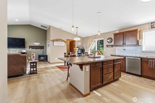 349 Hale Road W, Winlock, WA 98596