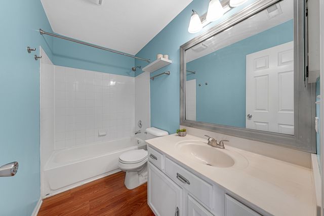 560 Jennifer Circle, Mundelein, IL 60060
