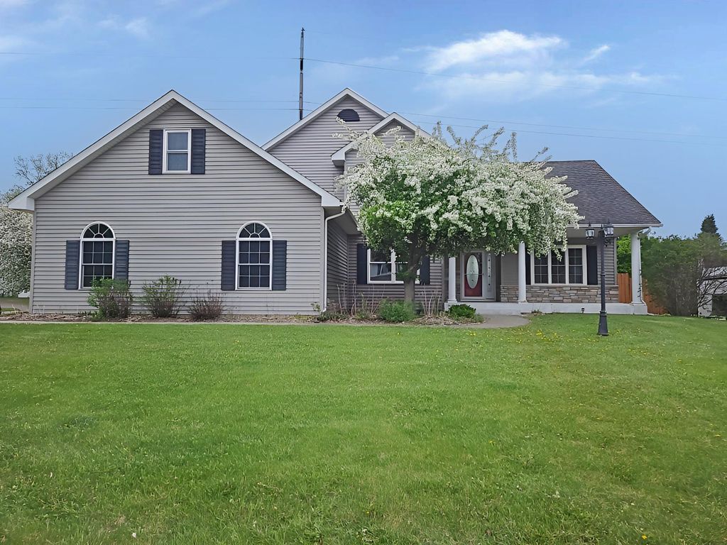 5928 Pintail Lane, White Bear Lake, MN 55110