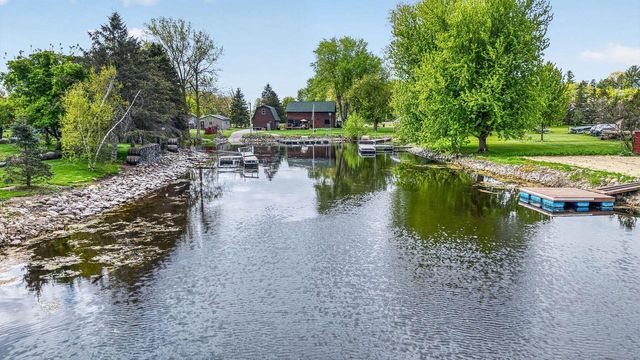 W6660 Puckaway ROAD, Markesan, WI 53946