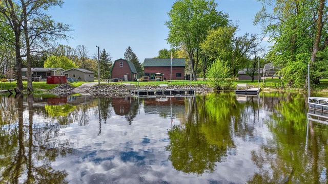 W6660 Puckaway ROAD, Markesan, WI 53946