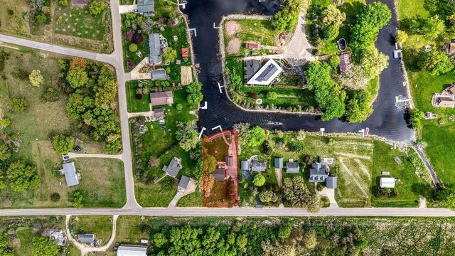 W6660 Puckaway ROAD, Markesan, WI 53946