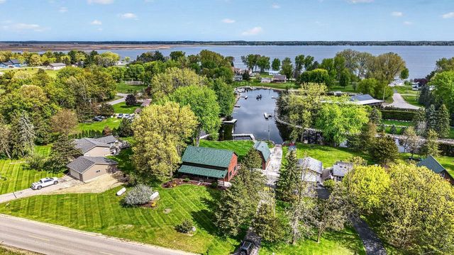 W6660 Puckaway ROAD, Markesan, WI 53946