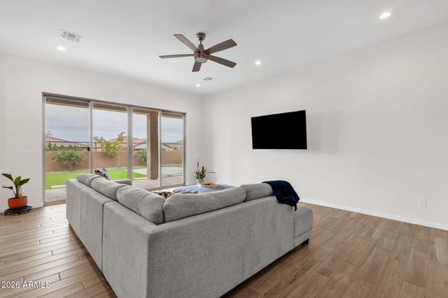 15713 W WASHINGTON Street, Goodyear, AZ 85338