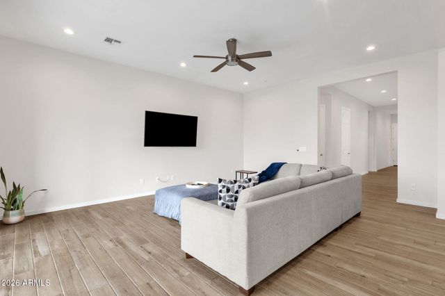 15713 W WASHINGTON Street, Goodyear, AZ 85338