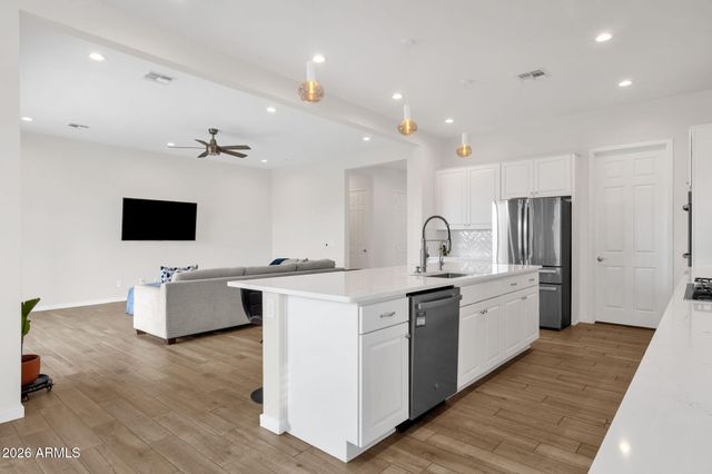 15713 W WASHINGTON Street, Goodyear, AZ 85338