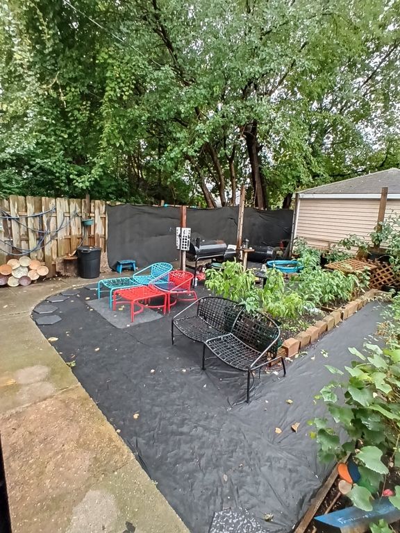 8518 S Exchange Avenue, Chicago, IL 60617 — photo 2