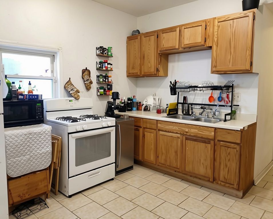 8518 S Exchange Avenue, Chicago, IL 60617 — photo 5