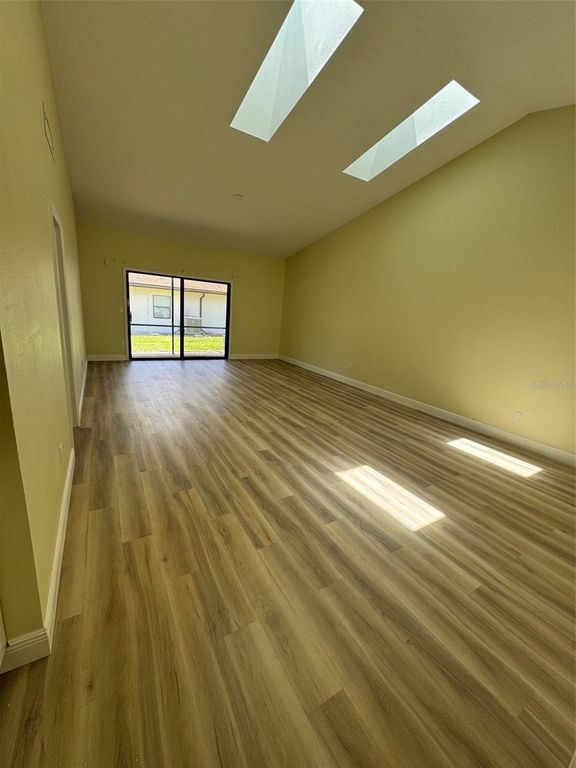 Image 2 of property listing at 2317 SUN VALLEY CIRCLE 2317, Winter Park, FL 32792