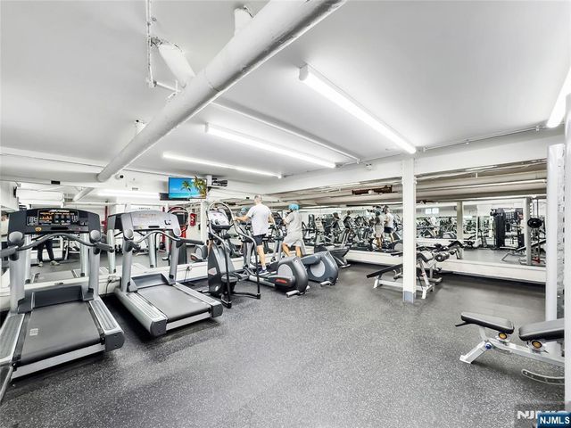 8450 Boulevard East 4F, North Bergen, NJ 07047