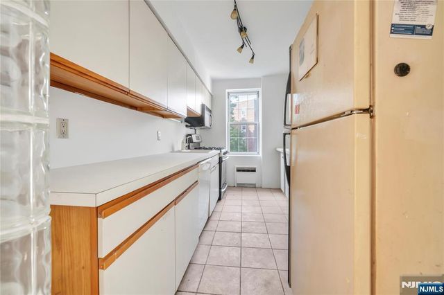 8450 Boulevard East 4F, North Bergen, NJ 07047