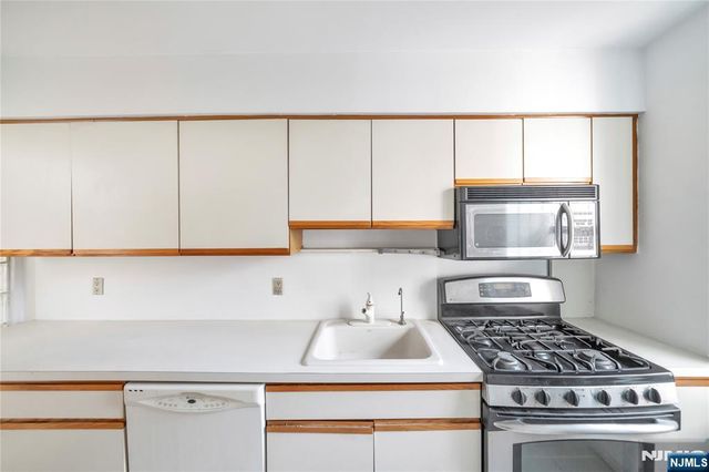 8450 Boulevard East 4F, North Bergen, NJ 07047