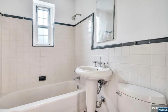 8450 Boulevard East 4F, North Bergen, NJ 07047