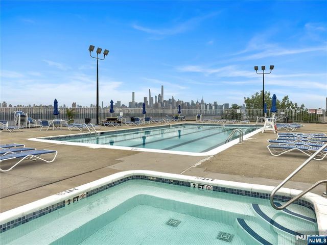 8450 Boulevard East 4F, North Bergen, NJ 07047