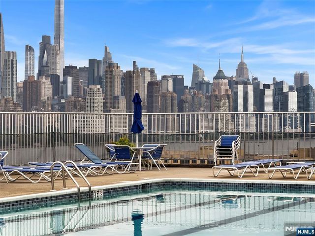 8450 Boulevard East 4F, North Bergen, NJ 07047