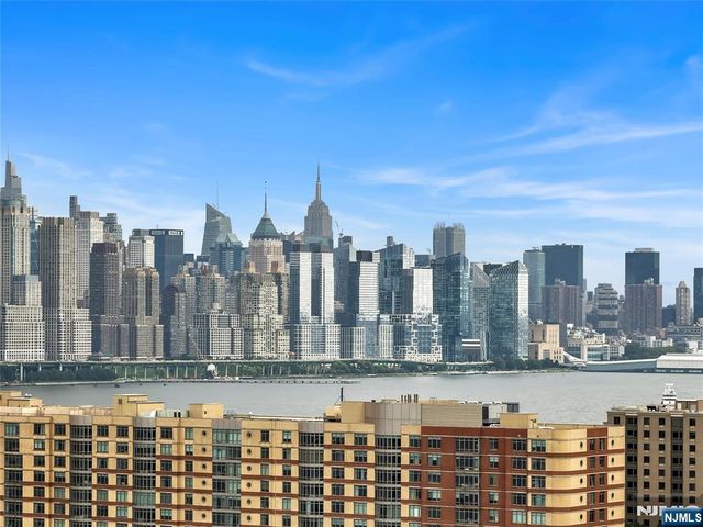 8450 Boulevard East 4F, North Bergen, NJ 07047