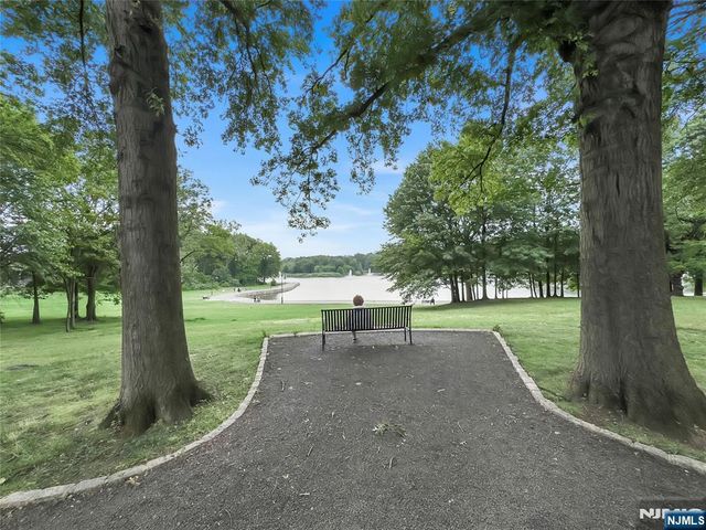 8450 Boulevard East 4F, North Bergen, NJ 07047