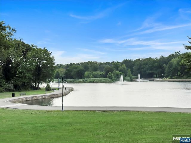 8450 Boulevard East 4F, North Bergen, NJ 07047