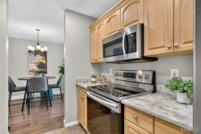 9026 Cardinal Terrace, Brentwood, MO 63144