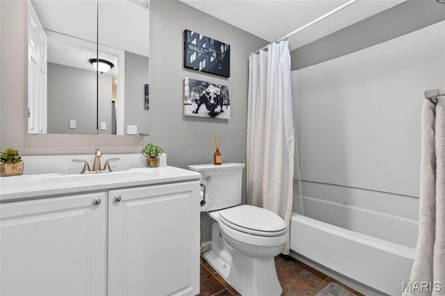 9026 Cardinal Terrace, Brentwood, MO 63144