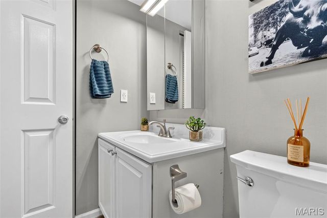 9026 Cardinal Terrace, Brentwood, MO 63144