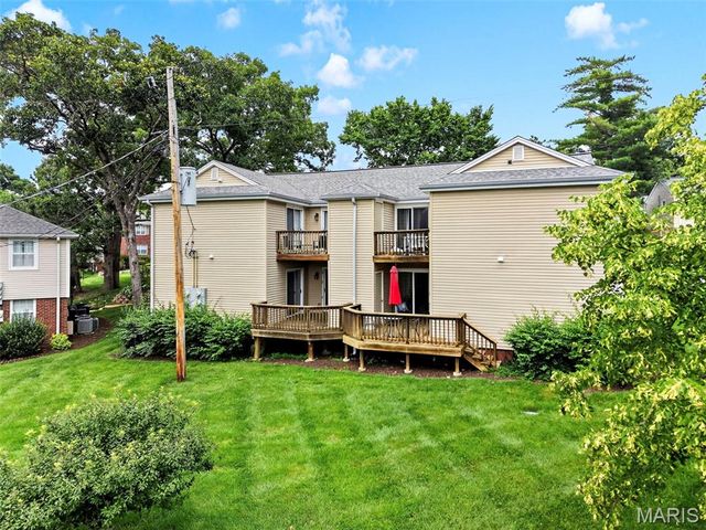 9026 Cardinal Terrace, Brentwood, MO 63144