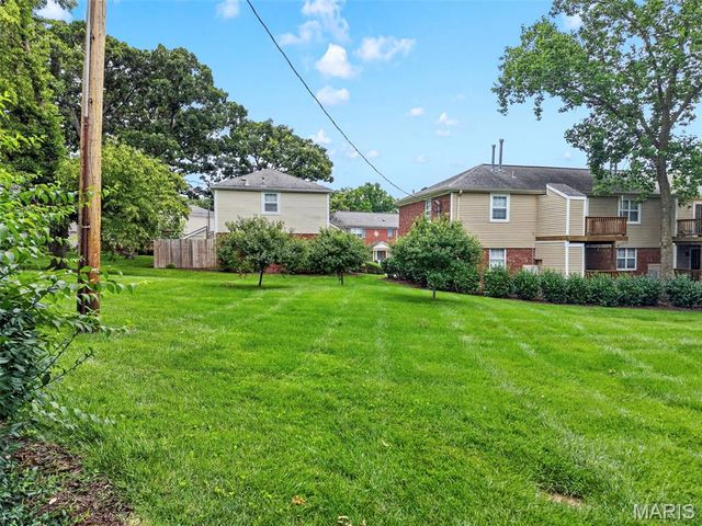 9026 Cardinal Terrace, Brentwood, MO 63144