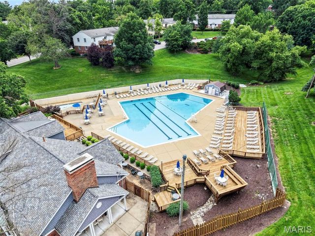 9026 Cardinal Terrace, Brentwood, MO 63144