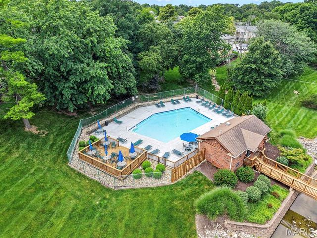 9026 Cardinal Terrace, Brentwood, MO 63144