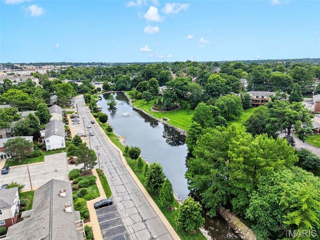 9026 Cardinal Terrace, Brentwood, MO 63144