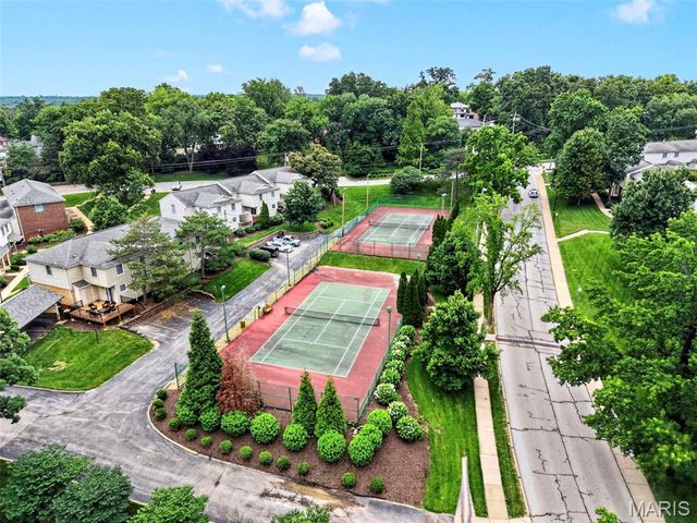 9026 Cardinal Terrace, Brentwood, MO 63144