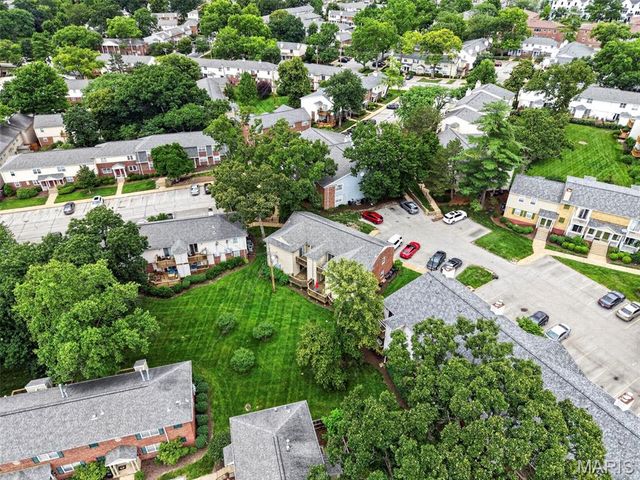9026 Cardinal Terrace, Brentwood, MO 63144