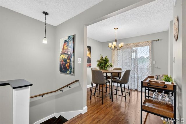 9026 Cardinal Terrace, Brentwood, MO 63144