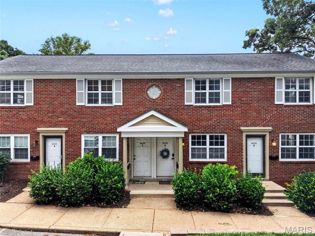 9026 Cardinal Terrace, Brentwood, MO 63144