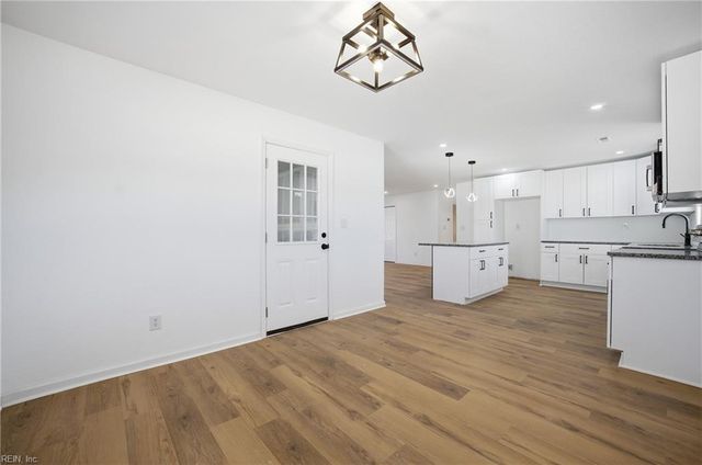 3512 Maori DR, Chesapeake, VA 23321