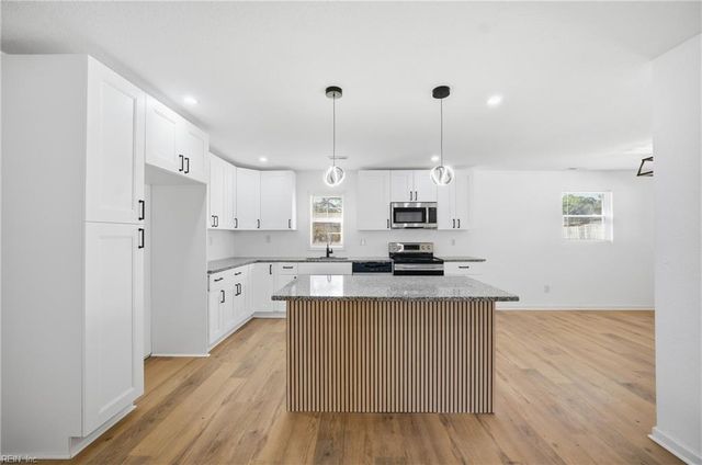 3512 Maori DR, Chesapeake, VA 23321