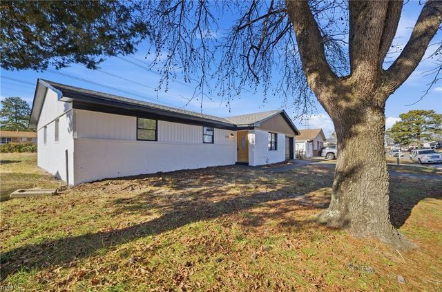 3512 Maori DR, Chesapeake, VA 23321