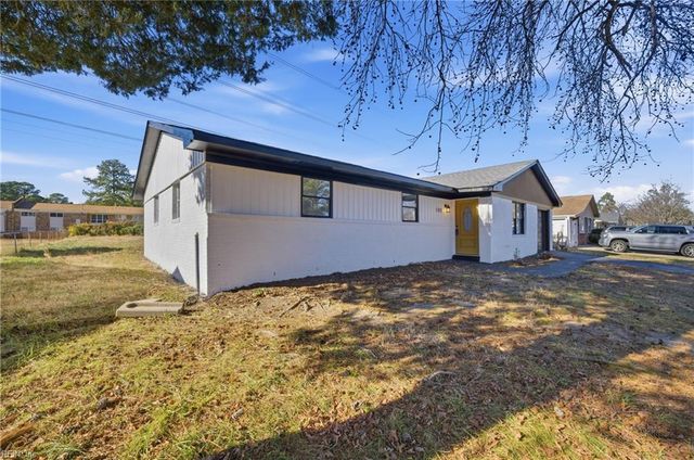 3512 Maori DR, Chesapeake, VA 23321