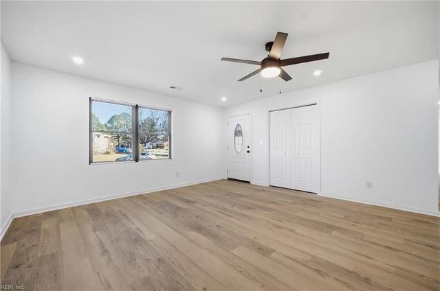 3512 Maori DR, Chesapeake, VA 23321