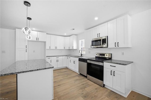 3512 Maori DR, Chesapeake, VA 23321