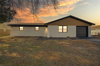 3512 Maori DR, Chesapeake, VA 23321