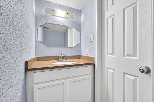 6370 Creekbend Drive 55, Houston, TX 77096