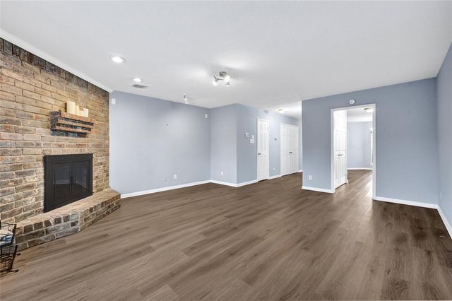 6370 Creekbend Drive 55, Houston, TX 77096