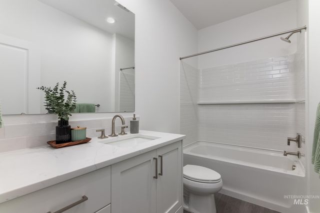 14887 Wing Spread Dr, Caldwell, ID 83607