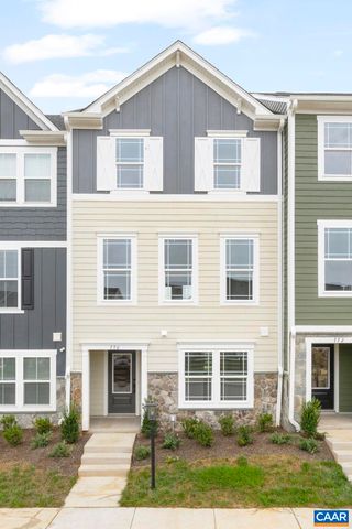 141 PARK RIDGE DR, Crozet, VA 22932