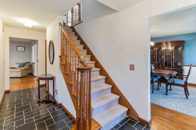 237 Tabor Rd, Morris Plains Boro, NJ 07950