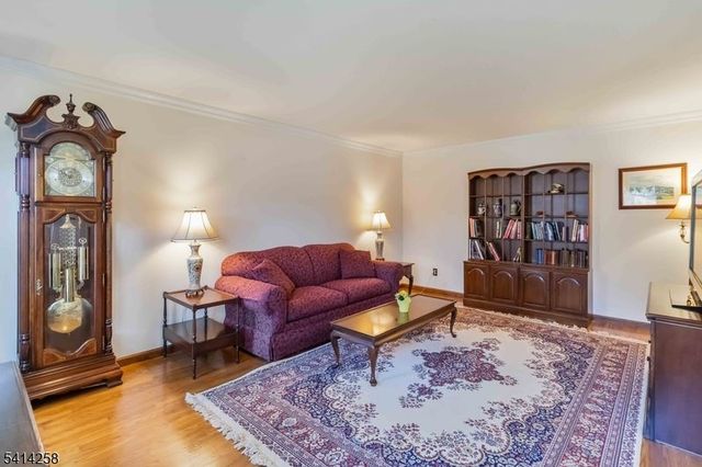 237 Tabor Rd, Morris Plains Boro, NJ 07950