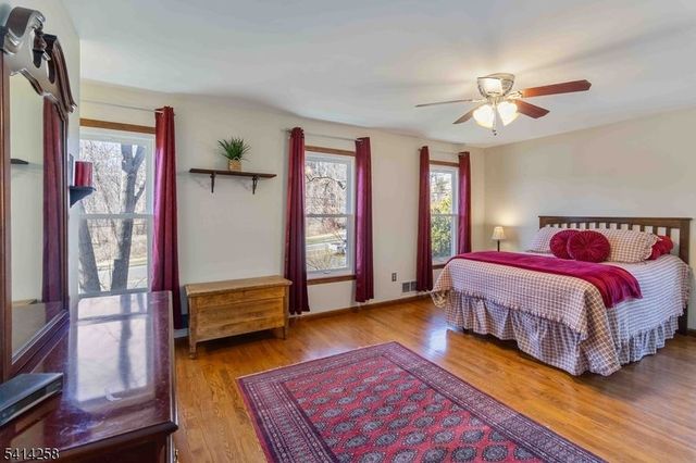 237 Tabor Rd, Morris Plains Boro, NJ 07950