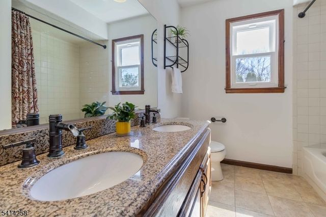 237 Tabor Rd, Morris Plains Boro, NJ 07950